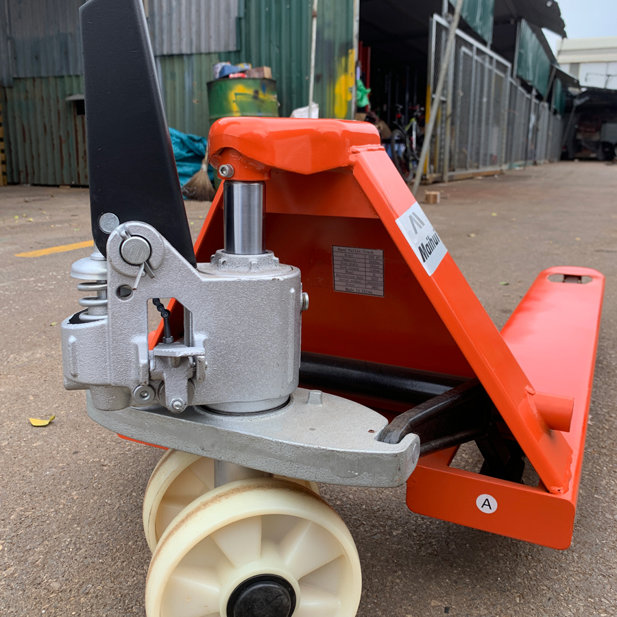 Xe nâng tay thấp càng hẹp 2.5 tấn