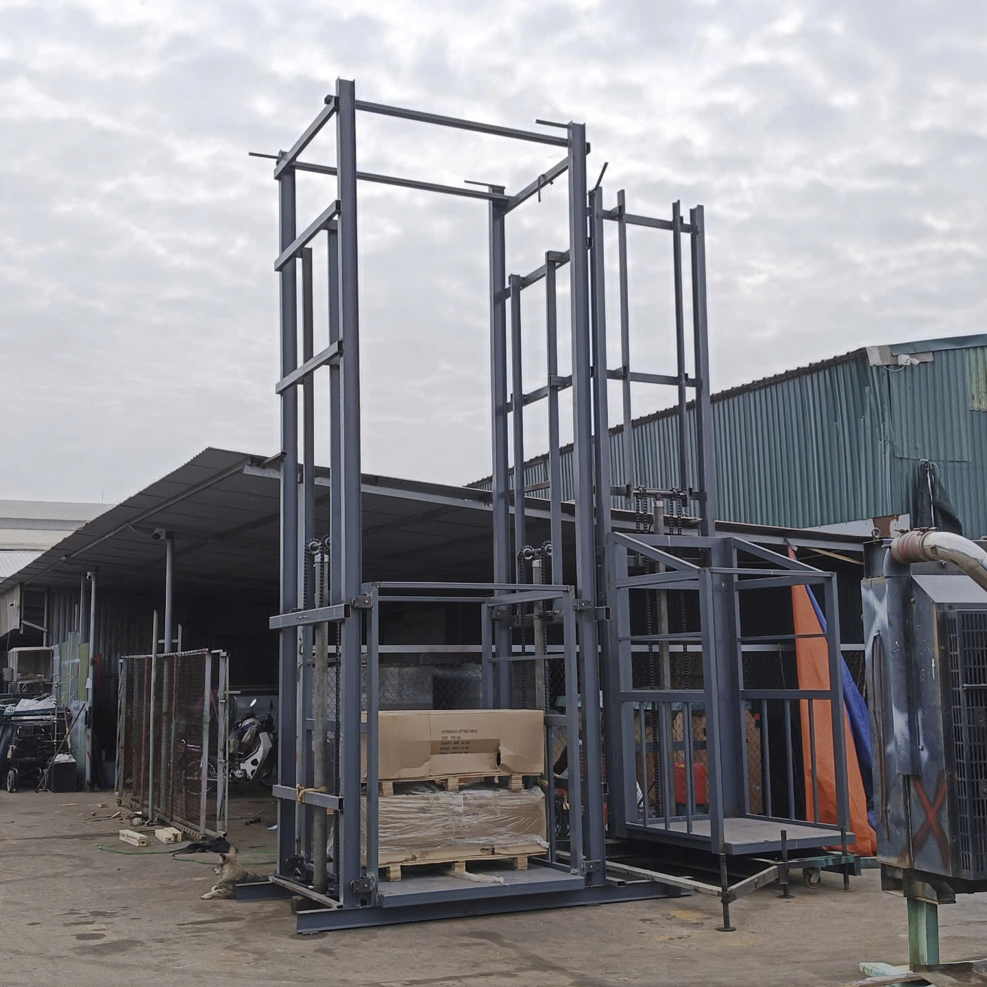 Thang nâng hàng thủy lực 2000kg nâng cao 4 mét 2 thang nang hang thuy luc 2000kg nang cao 4 met 1